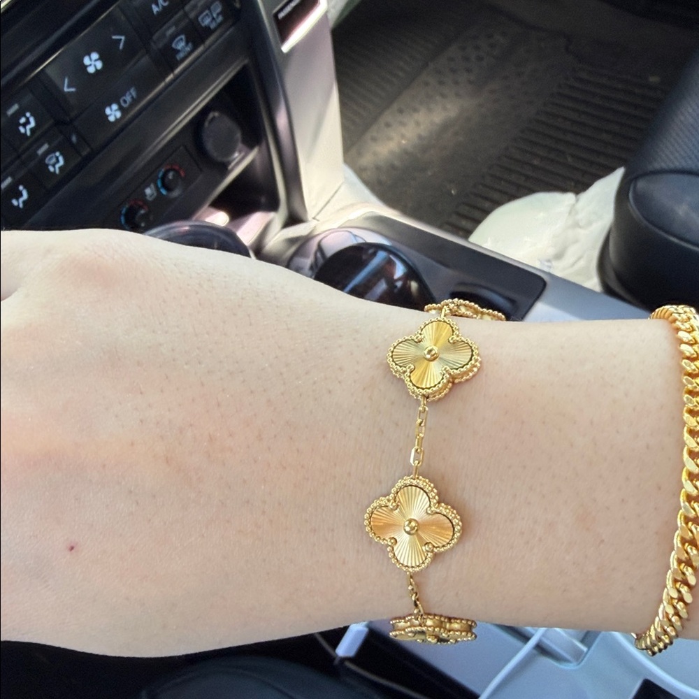 Vancleef 4 clover bracelet - Picture 4 of 11